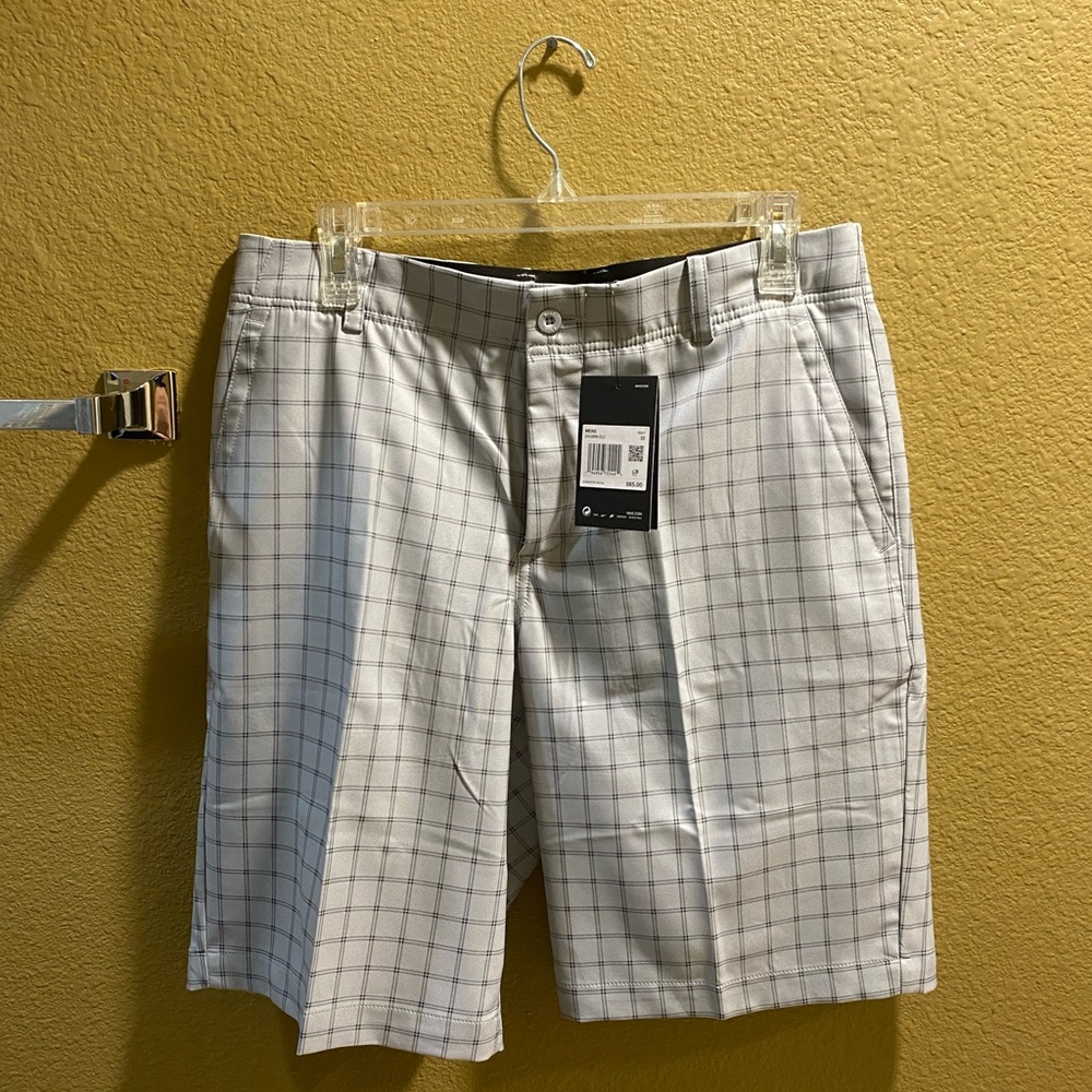 Mens NEW $65 Nike Dri-Fit Plaid Casual Golf Shorts Size 32 Gray White Flat Front